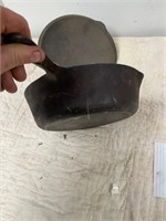 No 7 deep dish cast iron skillet w lid