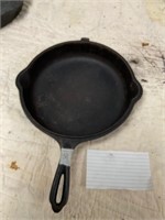cast iron skillet 3x5 for reference