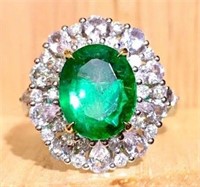 2.7ct natural emerald pendant in 18K gold