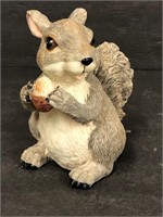 Squirrel w nut decor modern