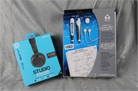 LOT OF TWO NIP HEADPHONES AND FLY SOFTWARE