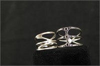 LOT OF TWO WOMENS FASHION RINGS SIZE 6 , 9