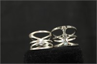 LOT OF TWO WOMENS FASHION RINGS SIZE 6 , 9