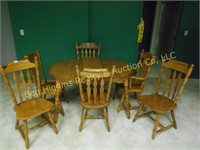 Maple Dining Room Table w/ (6) matching chairs