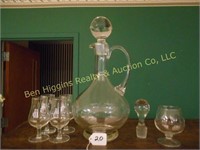 Etched glass decanter w/ glasses & extra stopper