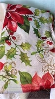 Lot holiday tablecloths, runners
