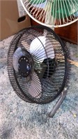 3 electric tabletop fans