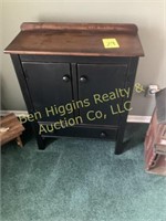 2 door cabinet w/drawer, approx. 37"H x 29.5"W