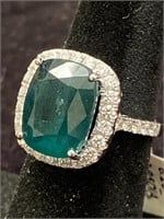 18K WHITE GOLD DIAMOND AND EMERALD RING