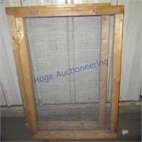 FRAMED SIFTING SCREENS, 4 COUNT, 20 X 29"