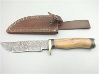 HUNTING KNIFE W/SCABBARD