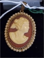 old vintage cameo pendant jewelry