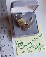 Working mini lock + 3 keys COACH purse