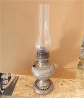 METAL BASE KEROSENE LAMP