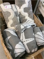 Gray shell towel set