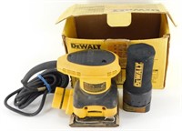 DeWalt Heavy Duty 1/4 Sheet Palm Grip Sander -