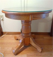 AMISH SMALL ROUND TABLE