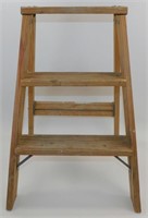 * Keller Ladders 3-Step Wood Ladder