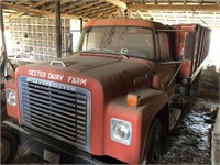 International Loadstar 1700 Grain Truck