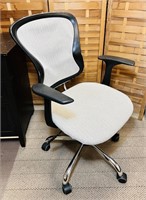 Office Chair, Fully Adjustable and in good