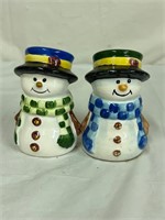 Sweet snowman and snow lady salt & pepper shakers