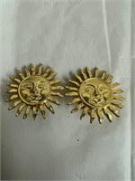 Gold Tone Metal Smiling Sun Face Clip on earrings