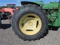 John Deere 2955 Wheel Tractor