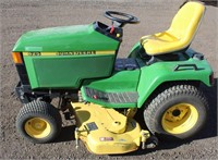 JD 425 Riding Mower w/Hyd Blade (see catalog lot 5018 for more info)