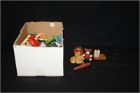 Small Vintage toys; Kazoo; Plastic Toys; Animals