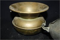 Small Brass-like Spittoon; Round Metal bowl
