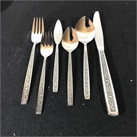 MCM CUTLERY SET SETTING FOR 8 NEVER USED