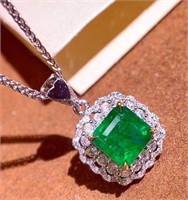 2.5ct Natural Emerald Pendant in 18k Yellow Gold
