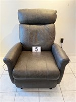 [L] Powered Leather Recliner