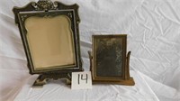 2 TURNABLE PICTURE FRAMES