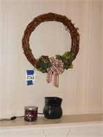 CANDLE WARMER, CANDLE & WREATH