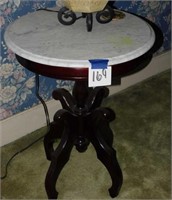 ROUND MABLE TABLE