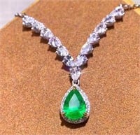 1.2ct Natural Emerald Necklace in 18k Yellow Gold