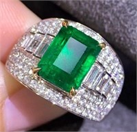 3.8ct Natural Emerald Ring in 18k Yellow Gold