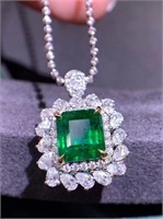 3.5ct Natural Emerald Pendant in 18k Yellow Gold