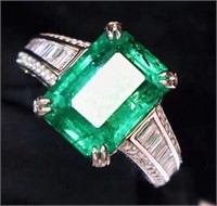 3.9ct Natural Emerald Ring in 18k Yellow Gold