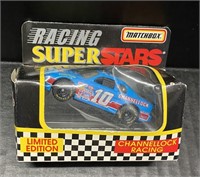 IN BOX RACING SUPER STARS BLUE CAR