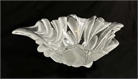BEAUTIFUL VINTAGE MIKASA LEAF FROSTED BOWL