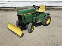 John Deere 312 Lawn Tractor with Push Blade