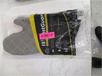 Two SAN JAMAR 15" Best Guard Oven Mitts 800 FG15