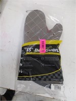 Two SAN JAMAR 15" Best Guard Oven Mitts 800 FG15