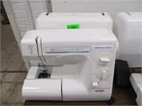 JANOME School Mate Sewing Machine 750LE