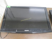 SAMSUNG 32" LCD Television LN32D403E 2DXZA