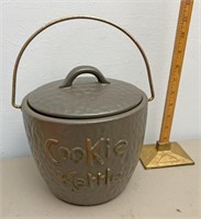 McCoy pottery Cookie kettle cookie jar