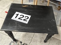 Black table - 19h x 26w x 20d