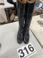 Black riding boots size 7 1/2